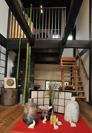 奥田福泰 陶展「月を愛でる」を開催中です