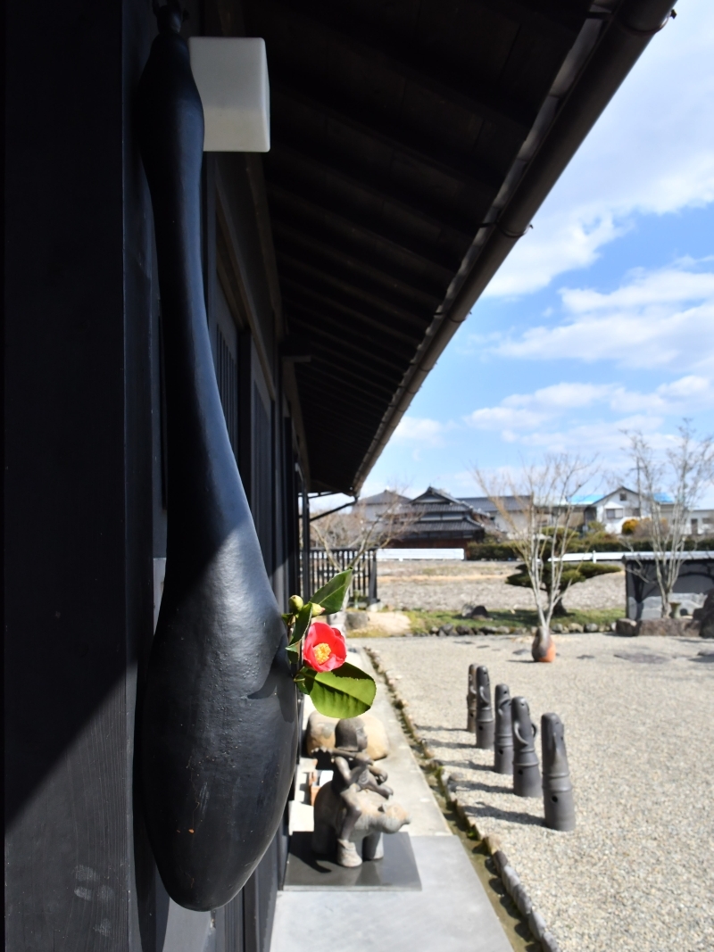 椿を活ける