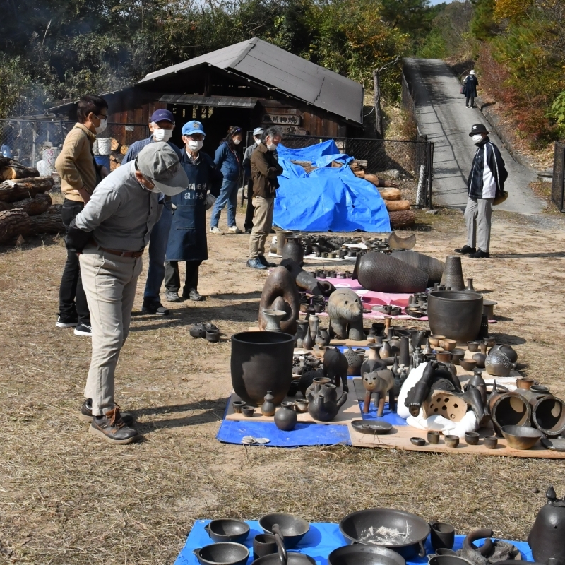 勝間田焼窯出し見学会