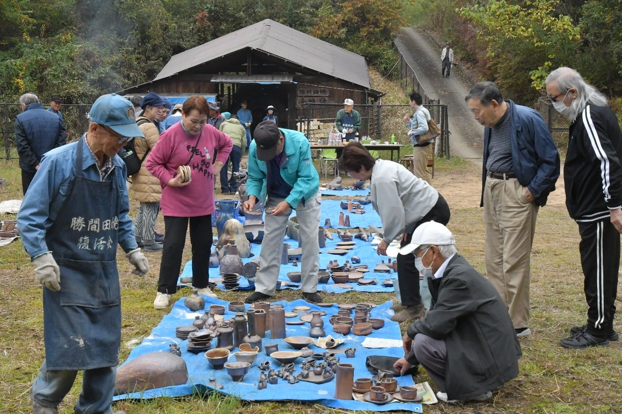 勝間田焼の最後の窯だし