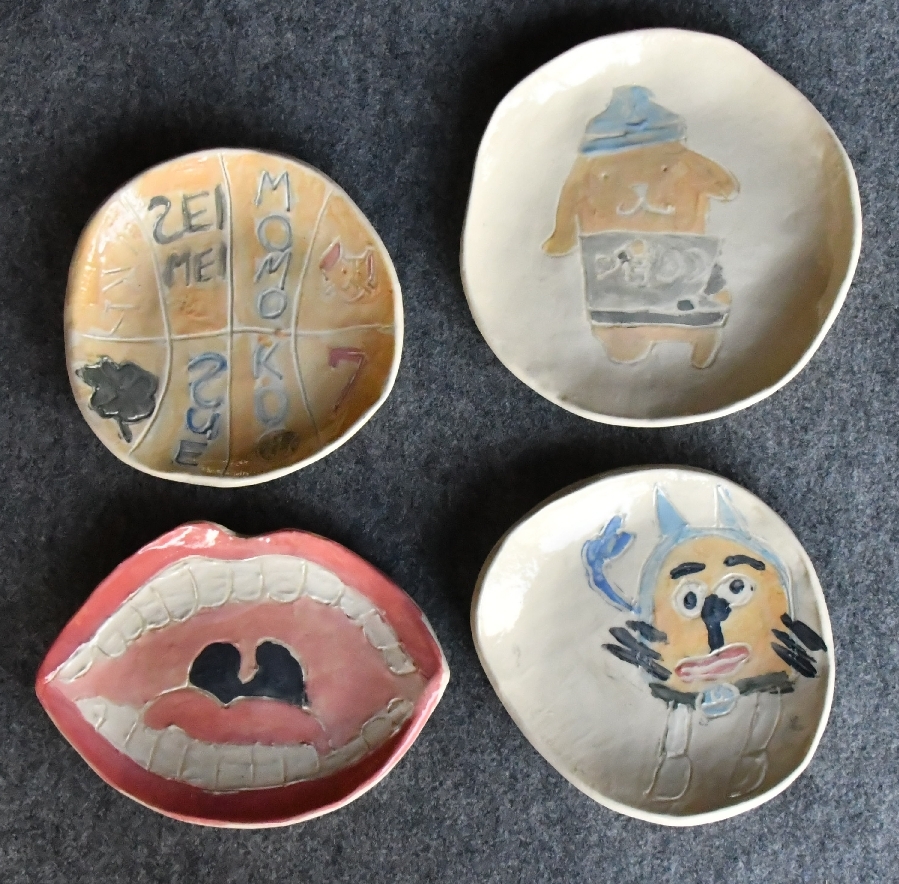 出前授業で作った小学生の絵皿