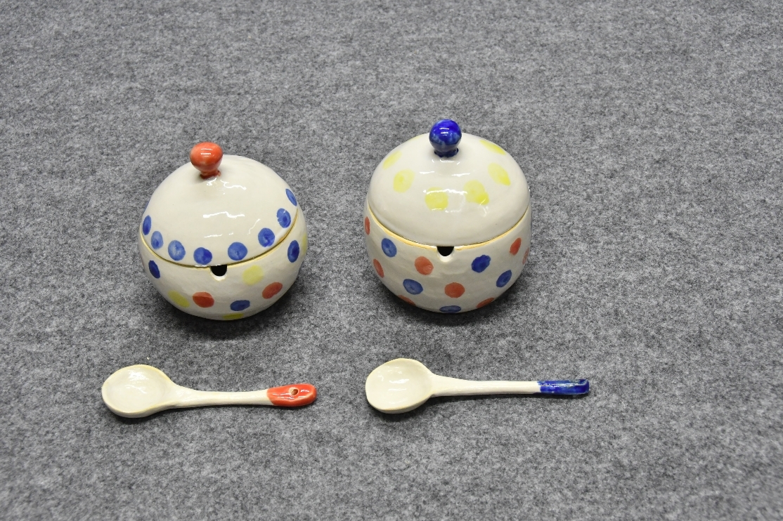 陶芸教室の生徒作品です
